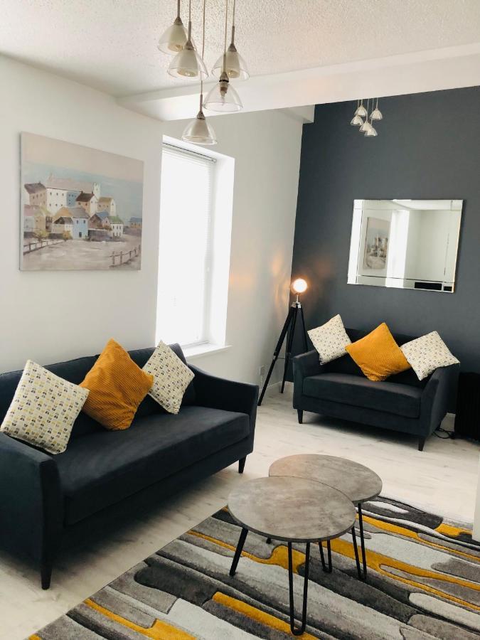 Spacious And Bright Town Centre Apartment Ballycastle Exterior foto